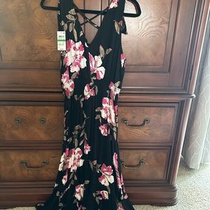 NWT Great floral dress for any occasion. Never worn.